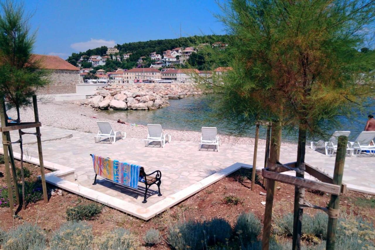 ילסה Apartments With A Parking Space Jelsa, Hvar - 8746 מראה חיצוני תמונה