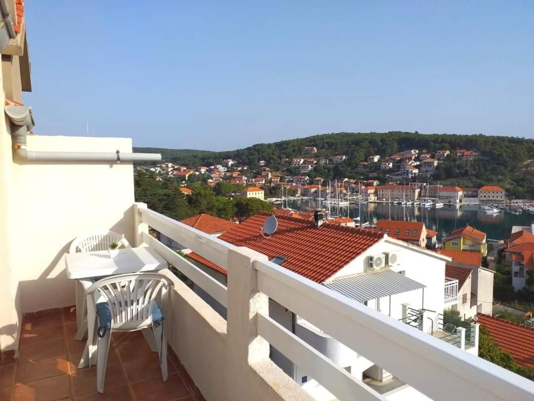 ילסה Apartments With A Parking Space Jelsa, Hvar - 8746 מראה חיצוני תמונה